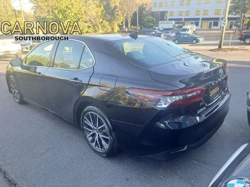 Used 2021 Toyota Camry XLE image 4