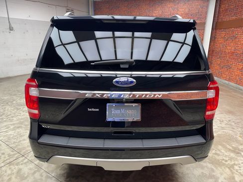 Used 2020 Ford Expedition XLT w/ Equipment Group 202A AWD/4WD image 4