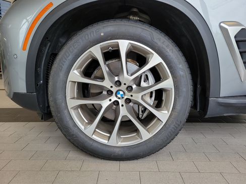 Used 2024 BMW X5 xDrive40i AWD/4WD image 12