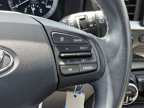 Used 2022 Hyundai Venue SEL w/ Cargo Package image 23