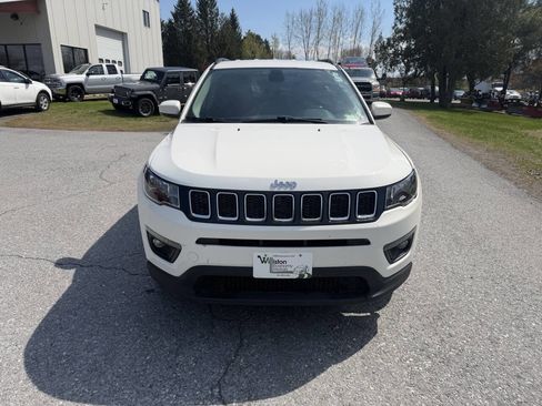 Used 2018 Jeep Compass Latitude w/ Cold Weather Group AWD/4WD image 8
