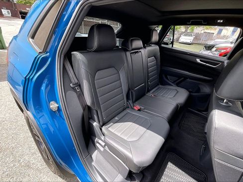 Certified 2025 Volkswagen Atlas Cross Sport SEL R-Line AWD/4WD image 26