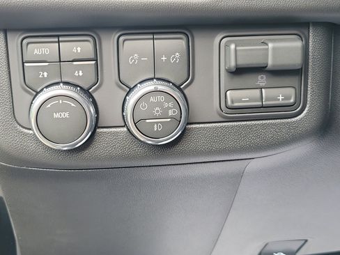 New 2026 GMC Yukon XL Elevation w/ Elevation Premium Package AWD/4WD image 31