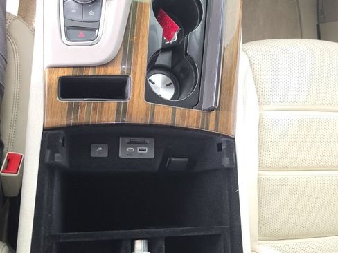 Used 2022 Cadillac Escalade Premium Luxury Platinum AWD/4WD image 22