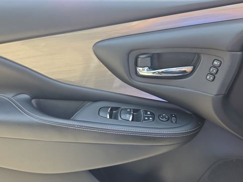 Used 2018 Nissan Murano Platinum FWD image 27