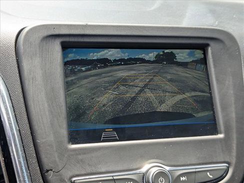 Used 2019 Chevrolet Equinox LS w/ LS Convenience Package FWD image 12