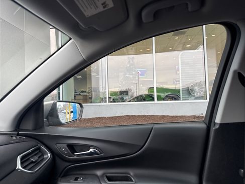 Used 2018 Chevrolet Equinox LT image 27