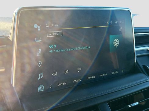 Used 2024 Chevrolet Suburban LT image 15