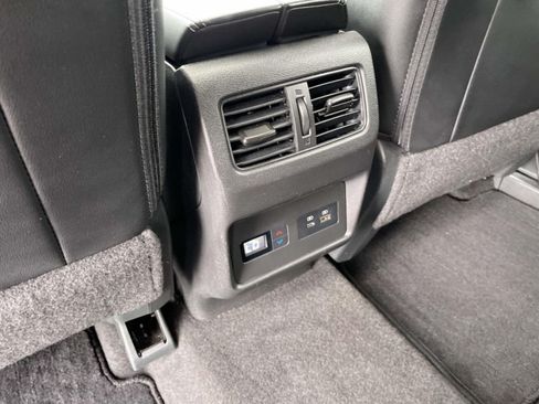 Used 2023 Nissan Rogue SL w/ SL Premium Package FWD image 11