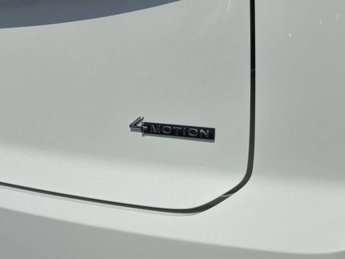 Certified 2025 Volkswagen Atlas Cross Sport SE AWD/4WD image 7