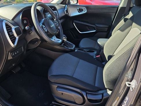 Used 2024 Kia Soul LX w/ Option Group 015 image 17