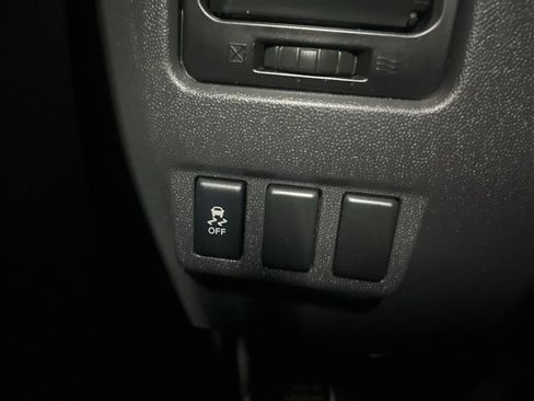 Used 2015 Nissan Titan SV image 20