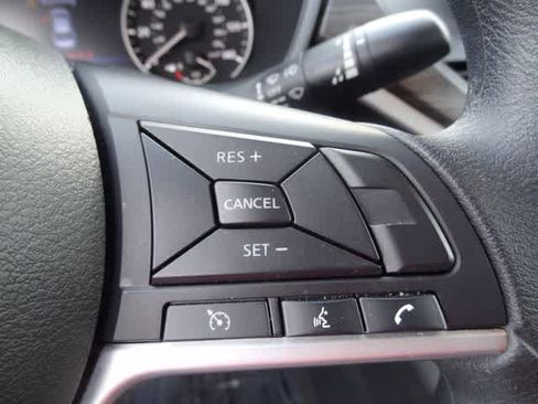Used 2025 Nissan Altima 2.5 SV FWD image 18