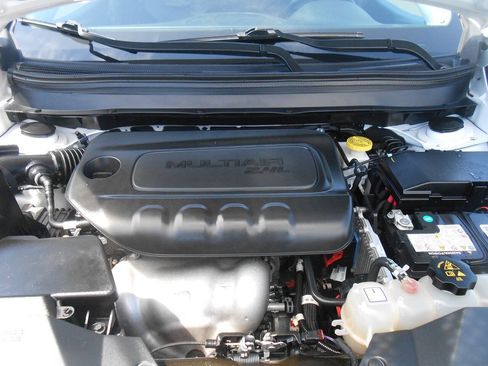 Used 2020 Jeep Cherokee Latitude Plus AWD/4WD image 23