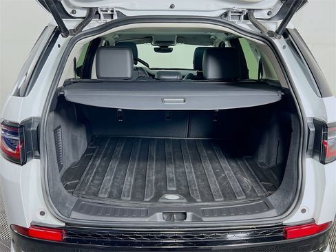 Used 2024 Land Rover Discovery Sport S image 27
