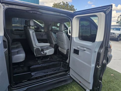 Used 2017 Ford Transit 150 XLT image 10