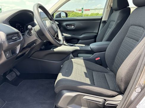Certified 2027 Honda HR-V LX image 18