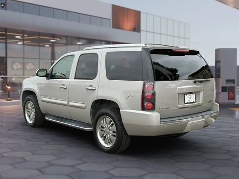Used 2007 GMC Yukon Denali AWD/4WD image 4