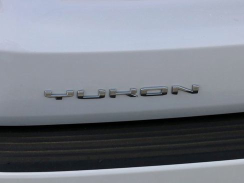 Used 2024 GMC Yukon SLT image 9