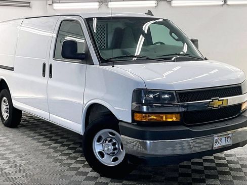 Used 2022 Chevrolet Express 2500 w/ Driver Convenience Package RWD image 11