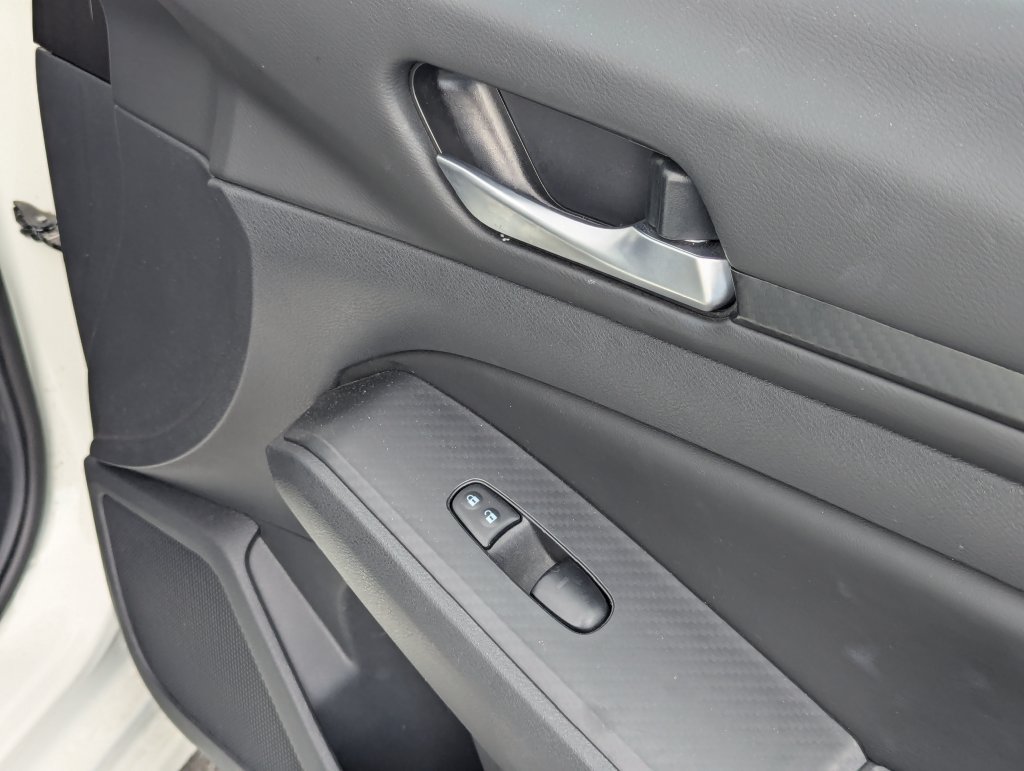 Used 2025 Nissan Altima 2.5 SV FWD image 33