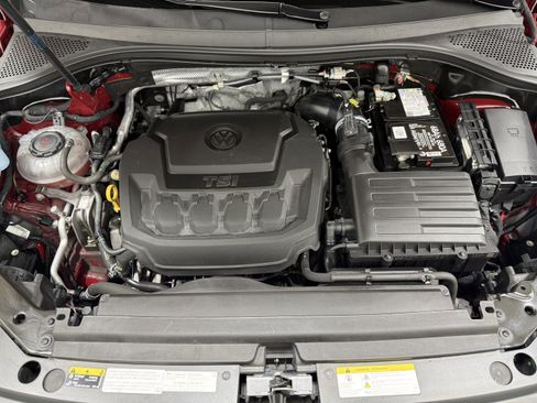 Used 2021 Volkswagen Tiguan SE w/ Panoramic Sunroof Package image 29