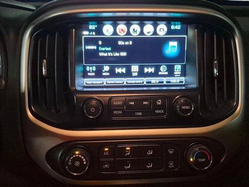 Used 2018 Chevrolet Colorado LT w/ LT Convenience Package RWD image 15