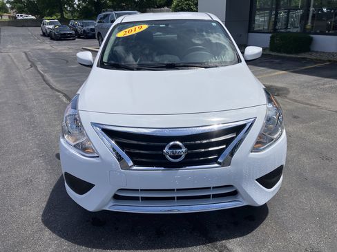 Used 2019 Nissan Versa S Plus FWD image 2