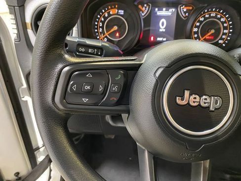 Used 2025 Jeep Wrangler Unlimited Sport AWD/4WD image 32