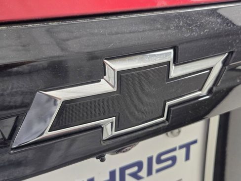 New 2026 Chevrolet Traverse LT w/ Midnight/Sport Edition FWD image 11