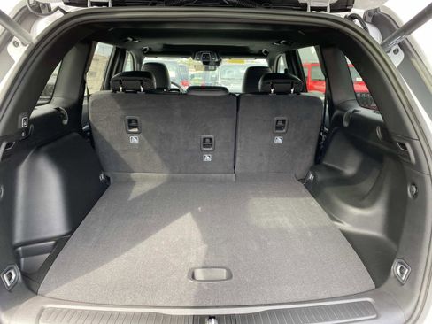 New 2026 Jeep Grand Cherokee Altitude image 5