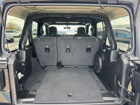 Used 2022 Jeep Wrangler Unlimited Sport image 8