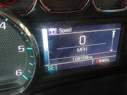 Used 2018 Chevrolet Silverado 1500 LT w/ All Star Edition image 27