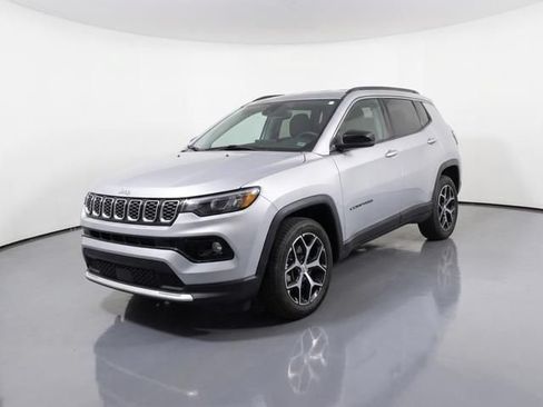 Used 2024 Jeep Compass Limited AWD/4WD image 3