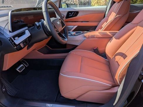 New 2026 Cadillac Optiq Luxury 2 image 13