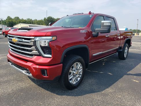 Used 2025 Chevrolet Silverado 3500 High Country w/ High Country Premium Package AWD/4WD image 2