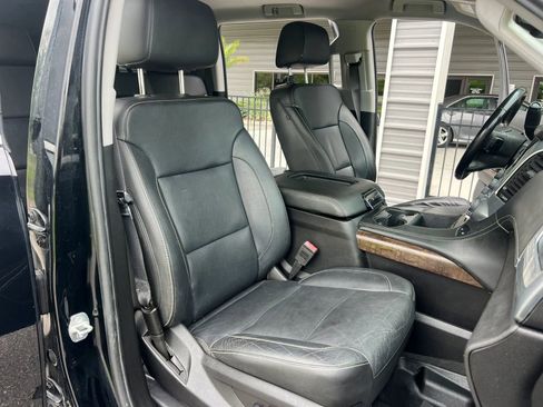Used 2019 Chevrolet Suburban LT AWD/4WD image 17