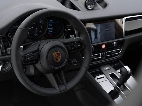 Certified 2025 Porsche Macan AWD/4WD image 17