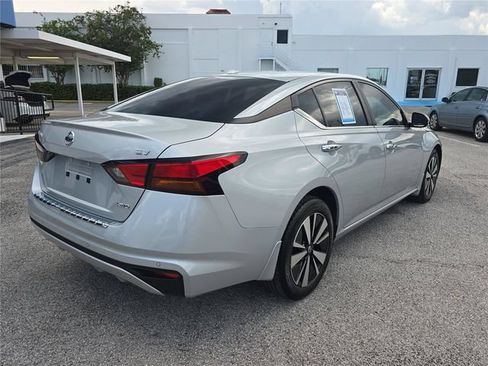 Used 2022 Nissan Altima 2.5 SV AWD/4WD image 4