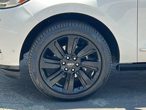 Certified 2024 Lincoln Navigator L Reserve AWD/4WD image 8