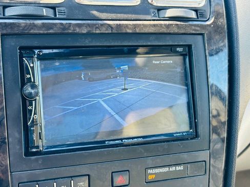 Used 2011 GMC Acadia Denali FWD image 26