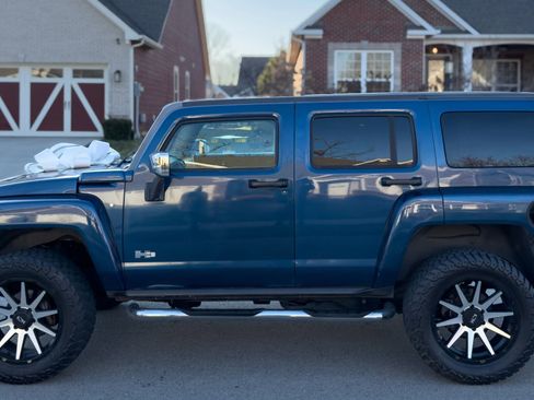 Used 2006 HUMMER H3 w/ Chrome Appearance Package AWD/4WD image 3