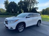 Used 2016 Toyota Highlander LE image 2