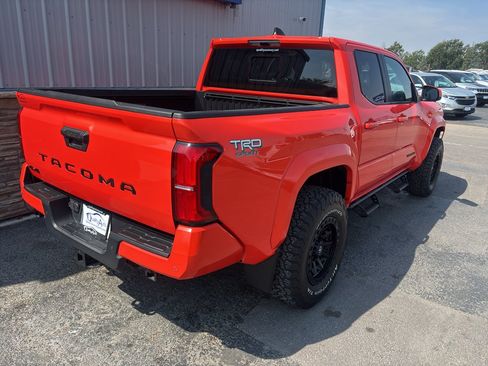 Used 2024 Toyota Tacoma TRD Sport w/ TRD Sport Upgrade Package AWD/4WD image 6