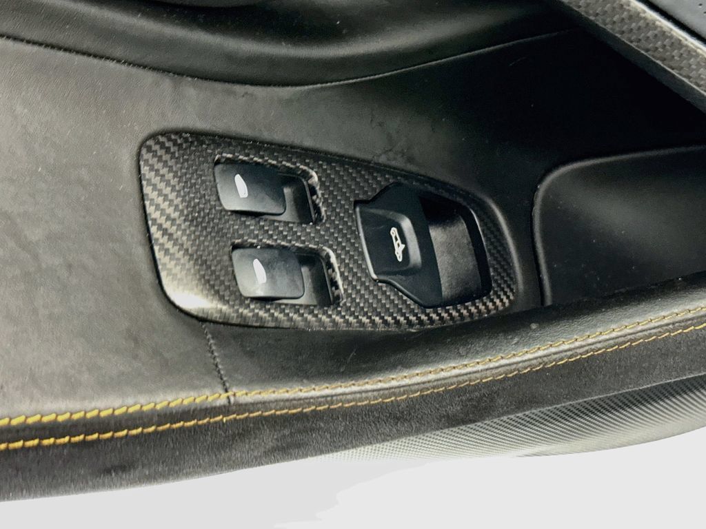 Used 2019 McLaren 570S Coupe RWD image 18