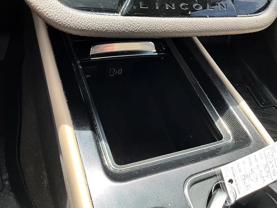 Used 2020 Lincoln Corsair AWD w/ Premium Package image 21