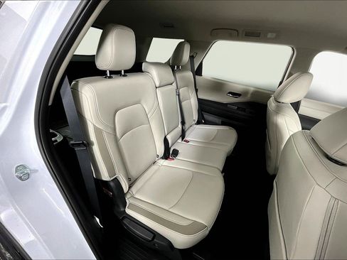 New 2026 Nissan Pathfinder SL image 11