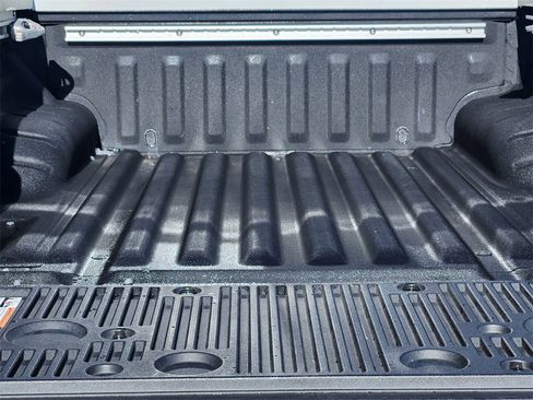 Used 2024 Nissan Frontier SV w/ SV Convenience Package image 20