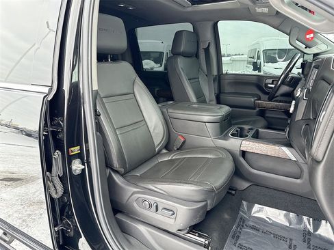 Used 2022 GMC Sierra 3500 Denali w/ Denali Ultimate Package image 25