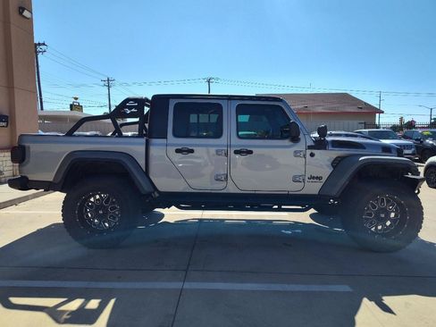 Used 2020 Jeep Gladiator Sport w/ Quick Order Package 24S AWD/4WD image 3